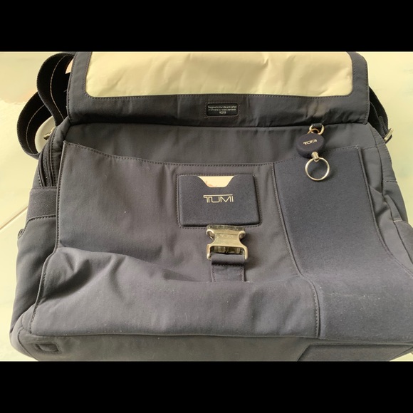 TUMI brief - Picture 5 of 8